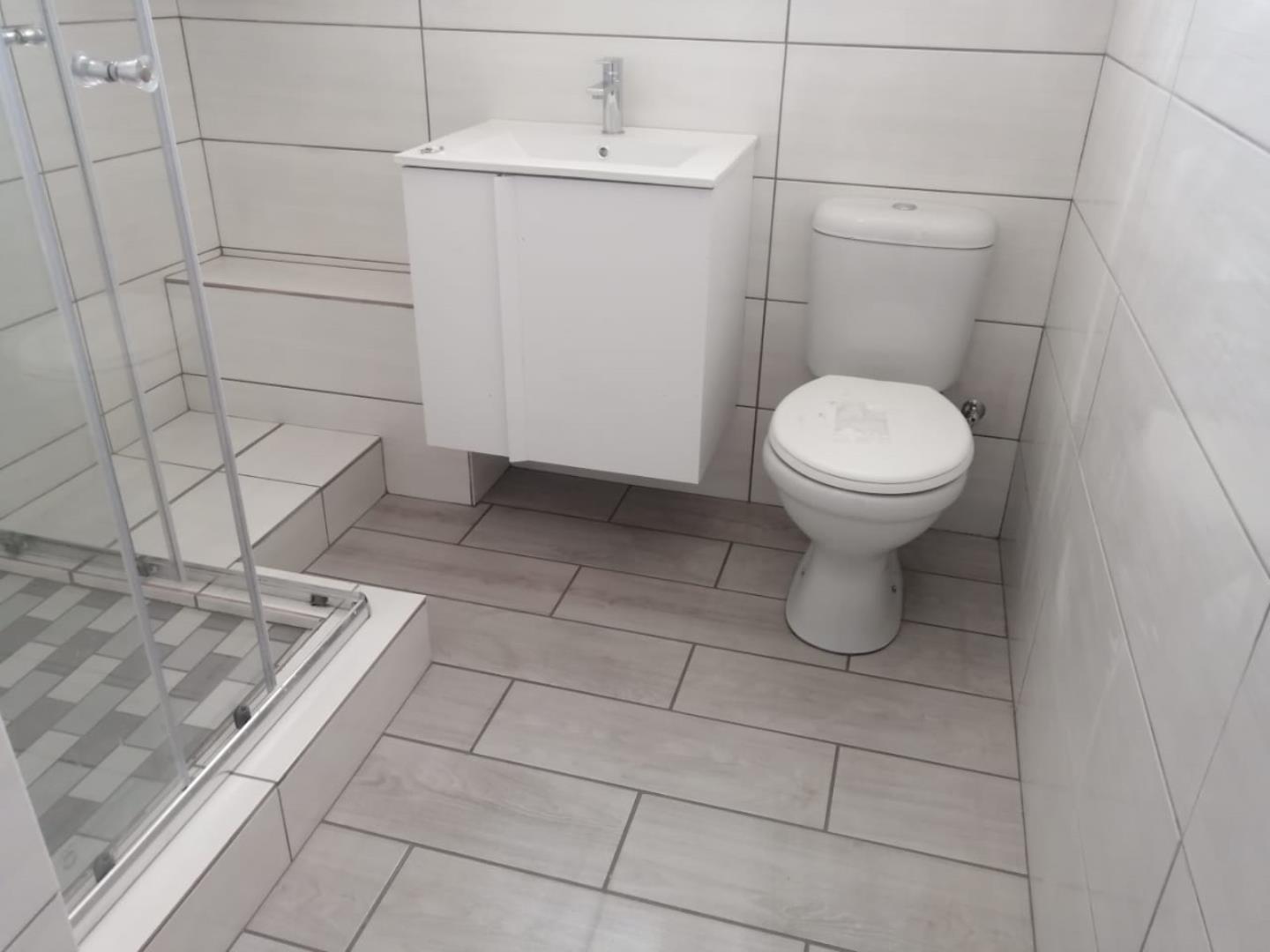 765455_bathroom.jpg